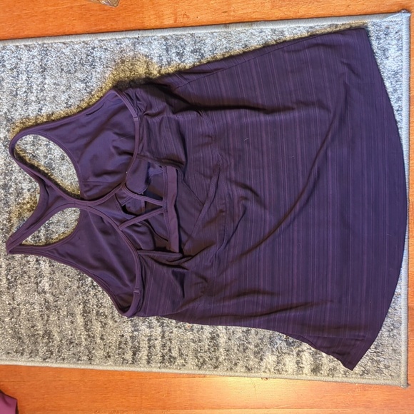 Athleta yoga top with built in bra - Picture 2 of 5